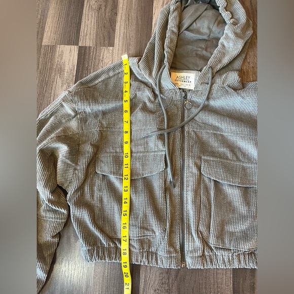 ASHLEY BY 26 Sage Crop Jacket With Cargo Pockets SZ L - Picture 12 of 14